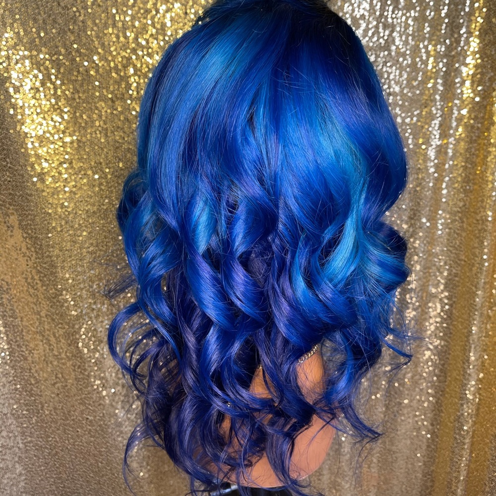 Lace front wig - Picture 11 of 12
